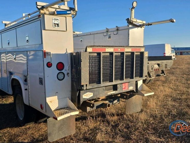 2012-ford-f550-image-19