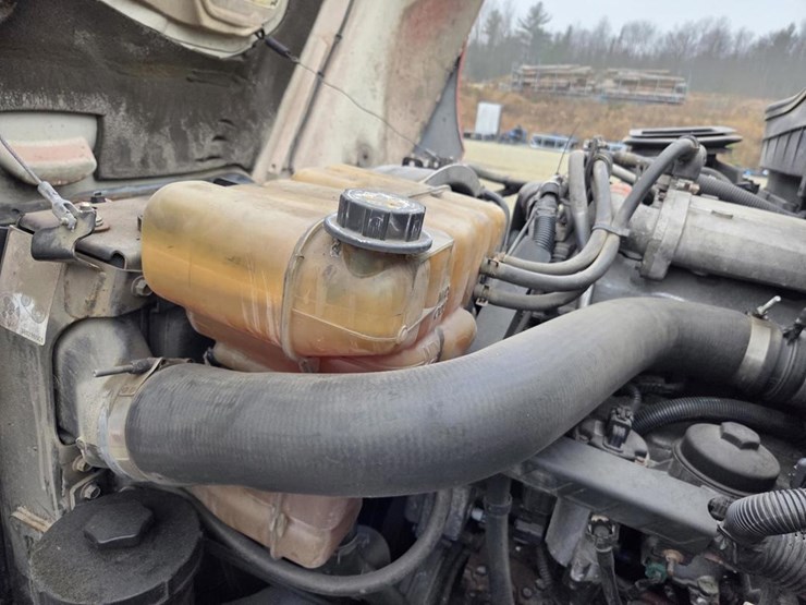 2013-international-durastar-4300-image-65