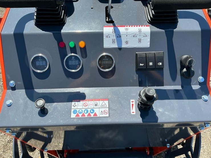 #1001-•-tpm,-t460-mini-skid-steer-loader-image-11