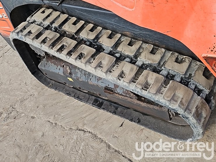 2018-kubota-svl75-image-11