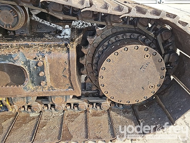 2019-caterpillar-352fl-image-31