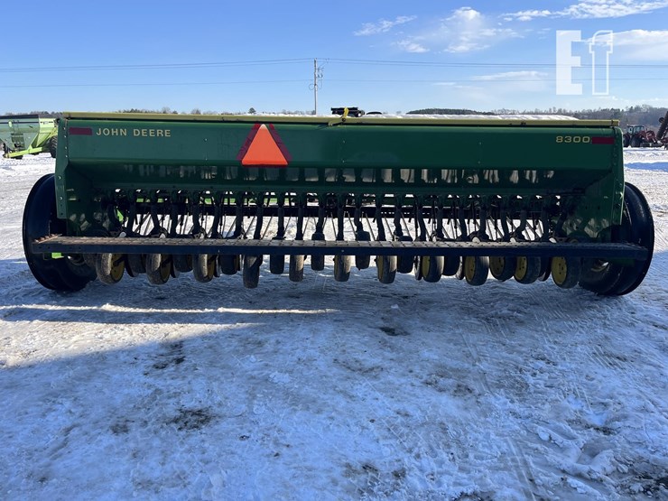 1989-john-deere-8300-image-4