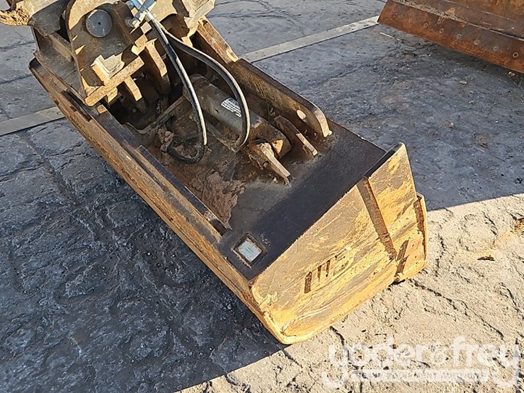 2016-volvo-ew180e-image-16