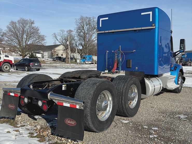 2019-peterbilt-579-image-5