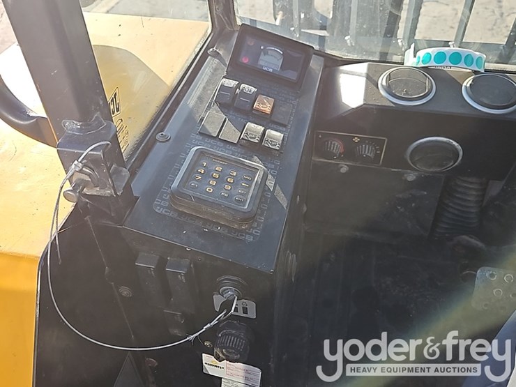 2016-jcb-926-image-35