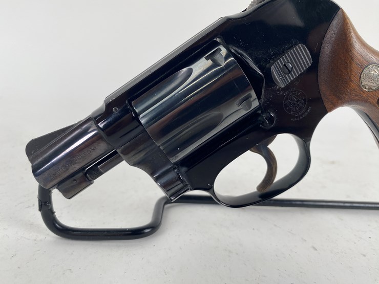 #81-•-#1419-•-smith-and-wesson-model-38-double-action-revolver-38-spl-ctg-image-5