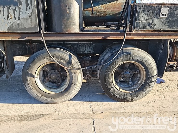 1988-ford-l8000-image-14