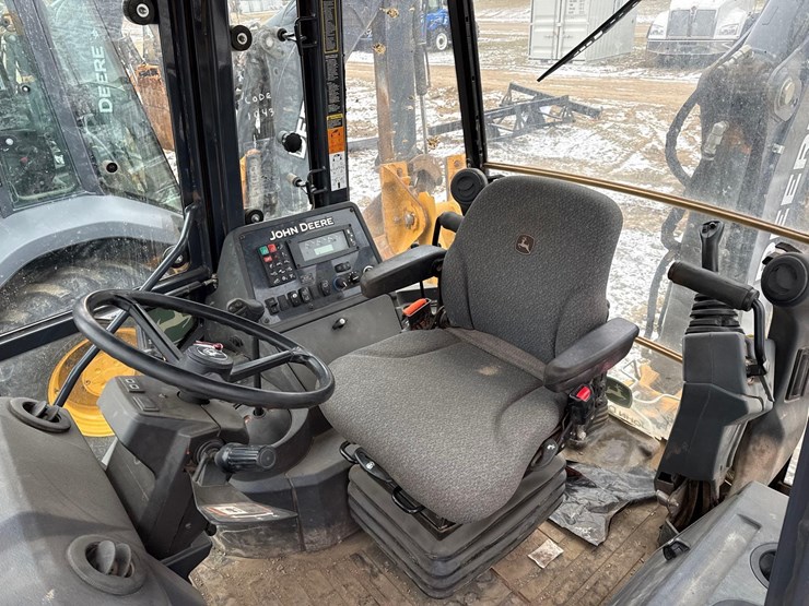 john-deere-310-image-11