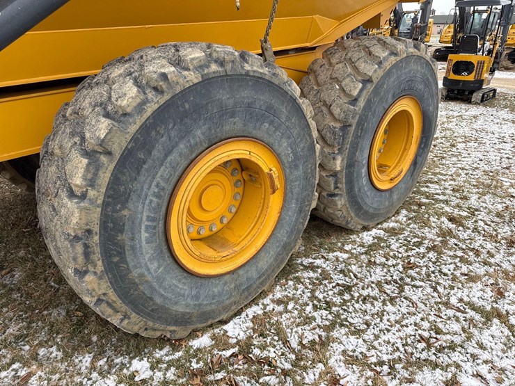 2023-deere-260e-image-18