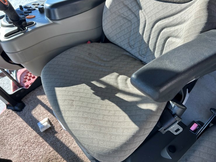 2007-case-ih-7010-image-37