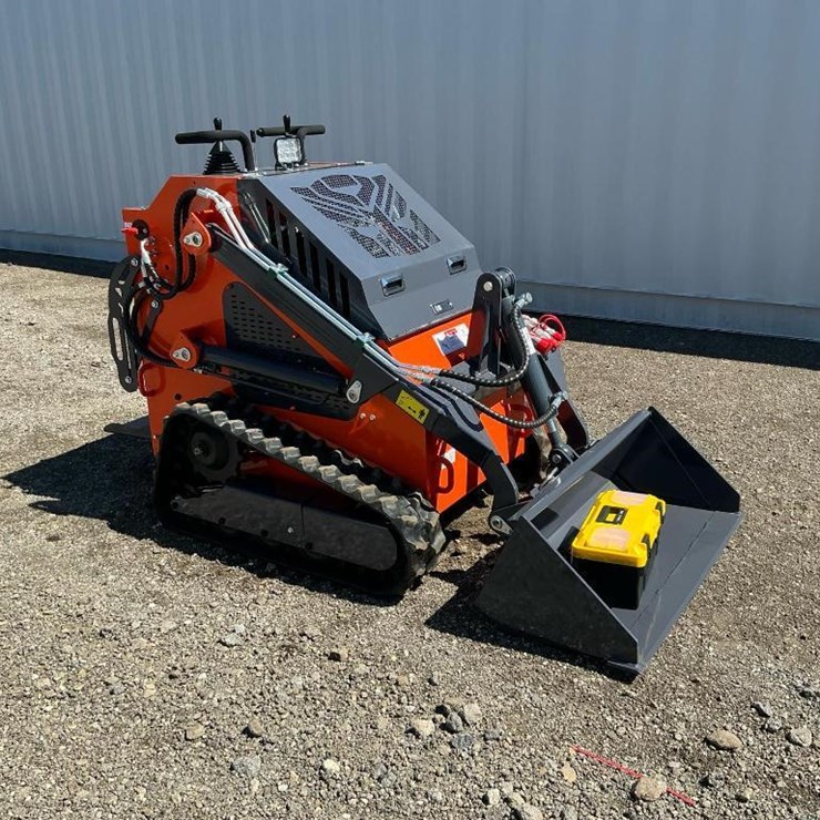 #1001 • TPM, T460 Mini Skid Steer Loader