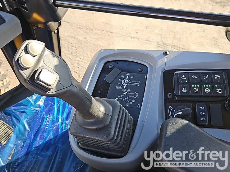 2024-caterpillar-910-image-26