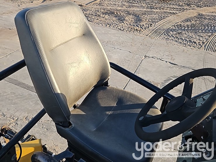 2015-caterpillar-ap-655d-image-33