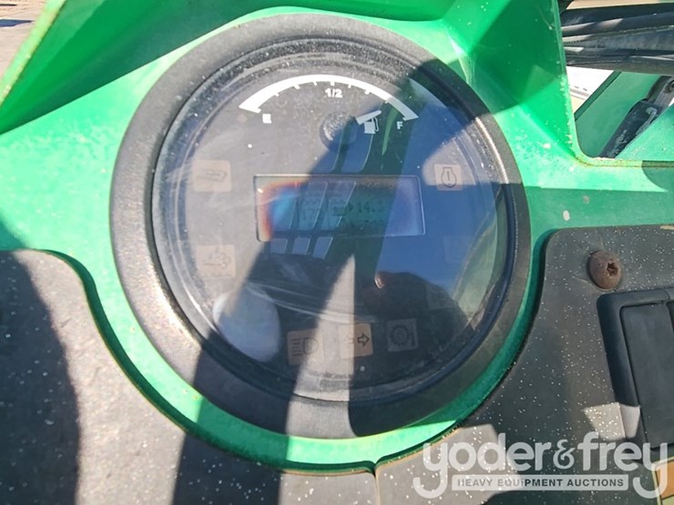 2016-sky-trak-6042-image-32