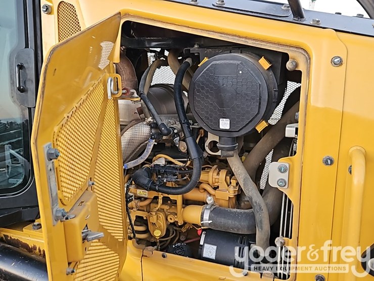 2022-caterpillar-d1-image-22