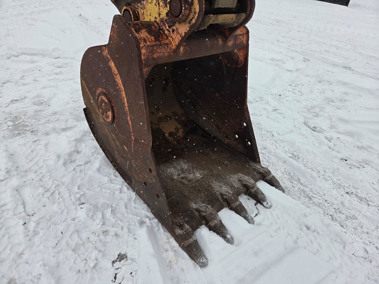 2010-volvo-ew180c-image-21