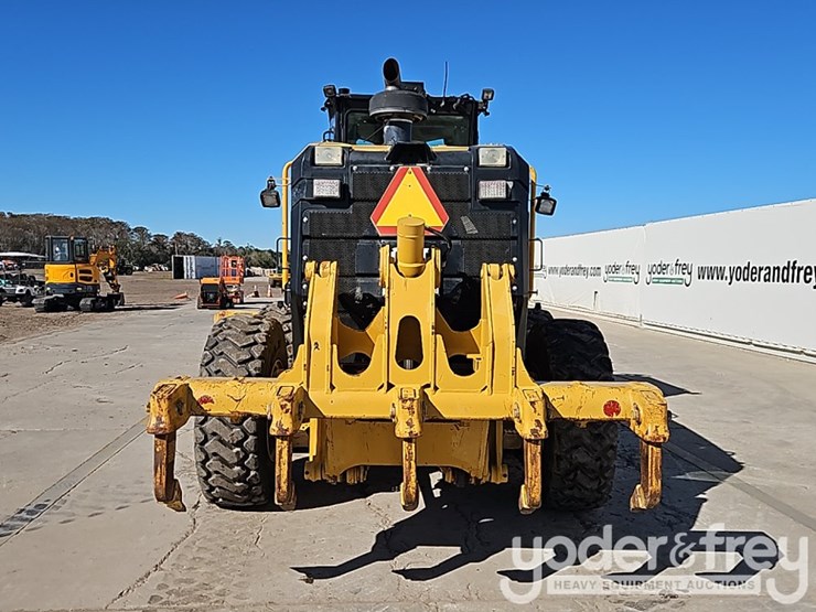 2013-caterpillar-140m2-image-20