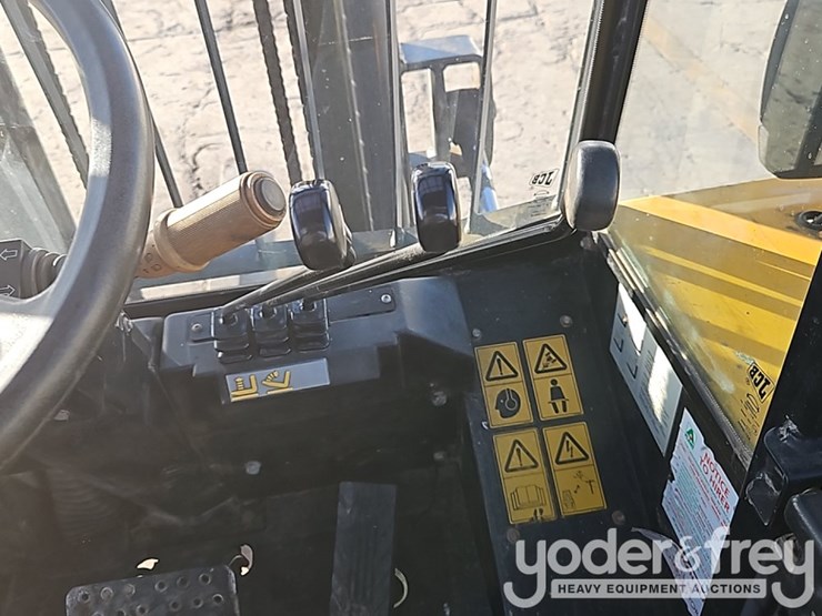 2016-jcb-926-image-32