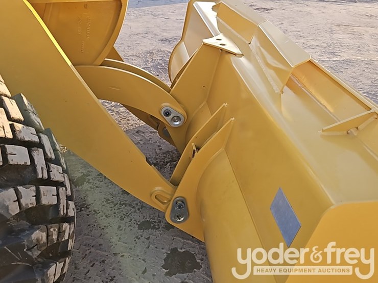 caterpillar-910-image-13