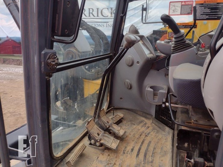 2021-deere-85g-image-11