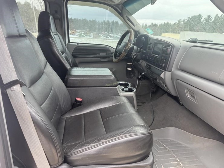 2005-ford-f350-image-11