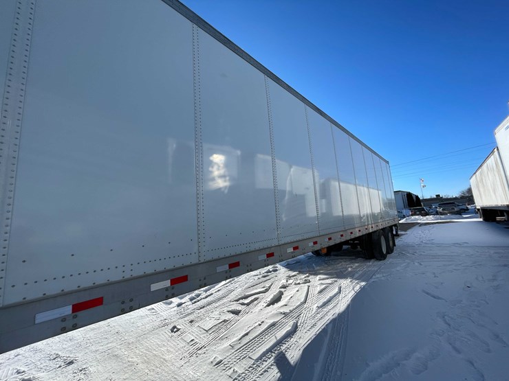 2019-stoughton-trailer-image-4