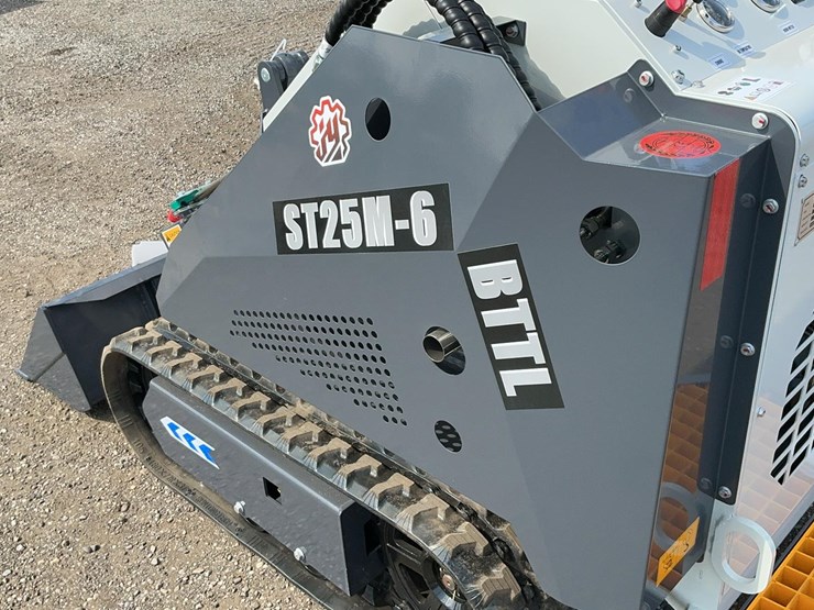 #1006-•-unused-2025-bttl-st25m-6-mini-skid-loader-image-12