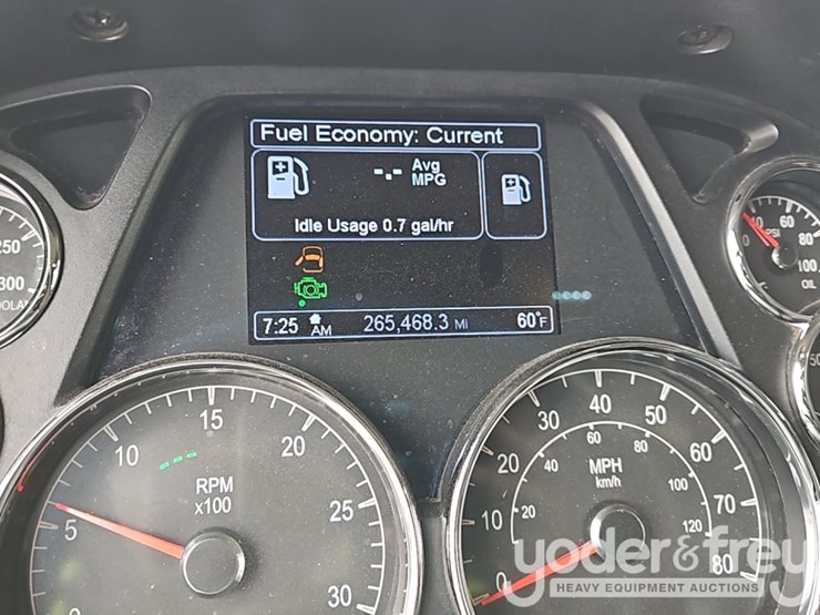 2021-peterbilt-567-image-37