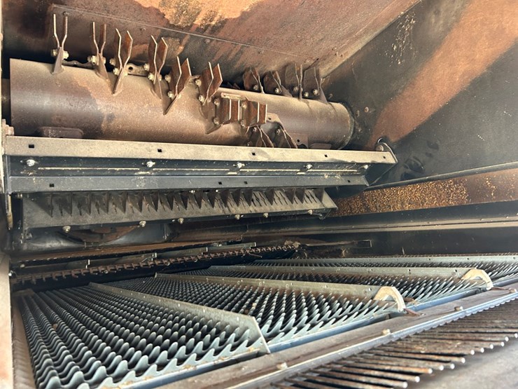 2007-case-ih-7010-image-79