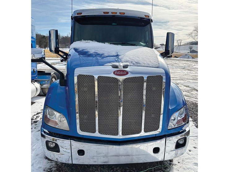2020-peterbilt-579-image-2