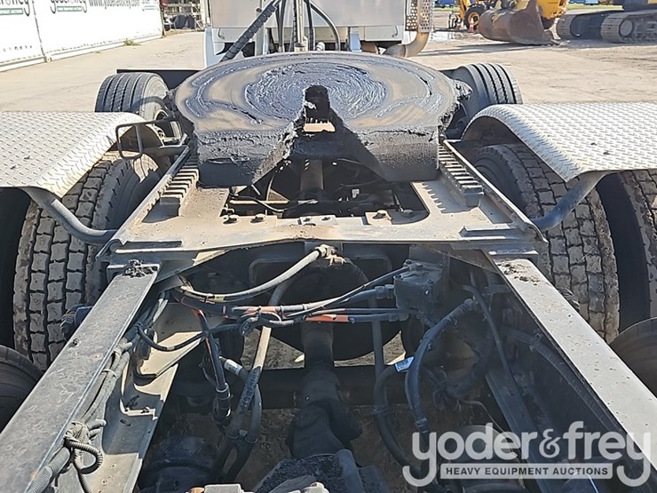 2009-kenworth-t800-image-22