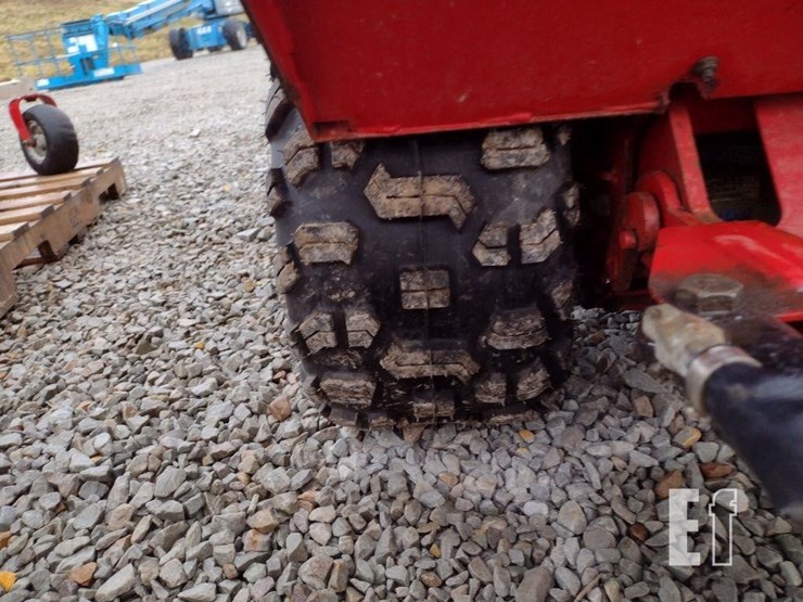 ventrac-3400l-lawn-mower-w/broom-image-22