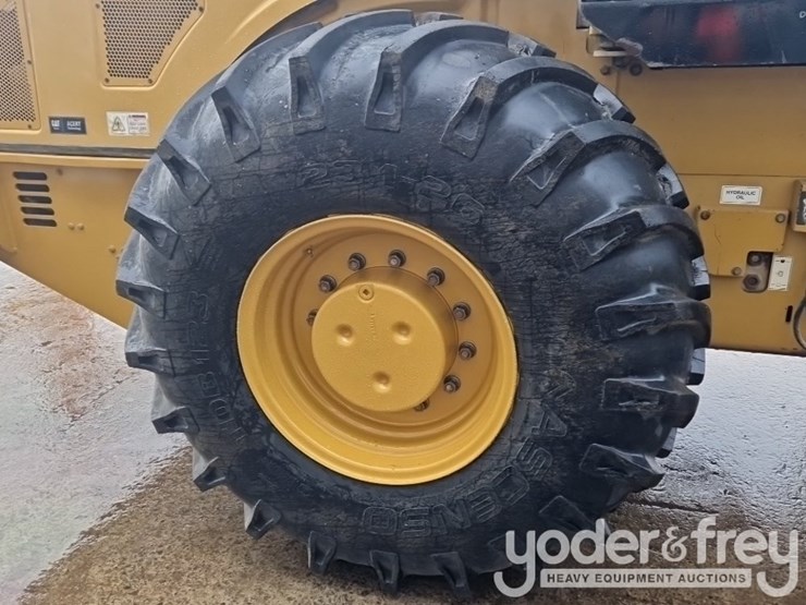 2011-caterpillar-cp64-image-15