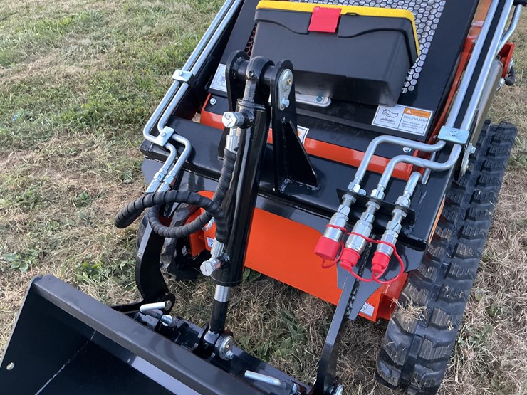 #1004-•-unused-future-ft36c-skid-steer-loader-image-10