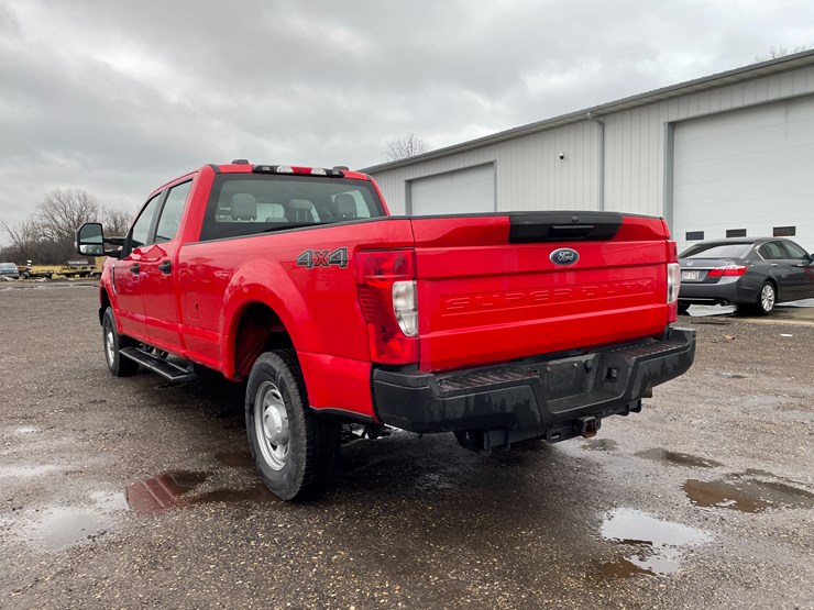 2021-ford-f350-xl-image-7