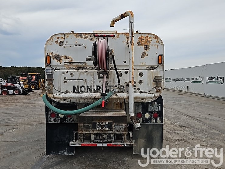 2007-sterling-lt7500-image-15