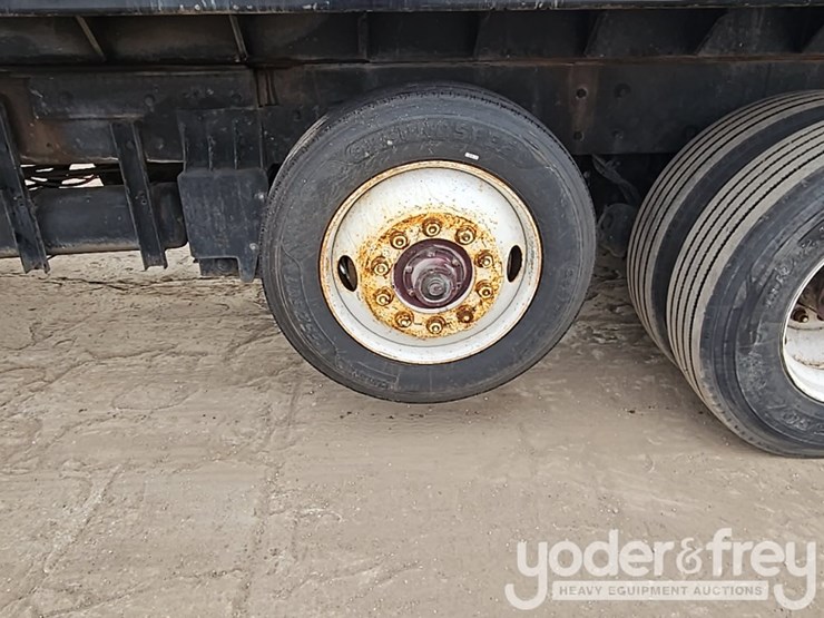 2009-kenworth-w900-image-12