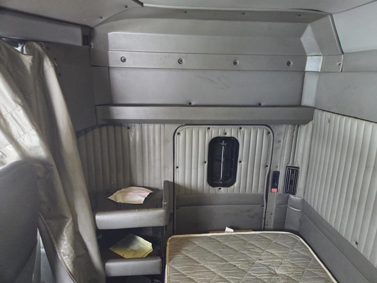 2003-kenworth-t800-image-60