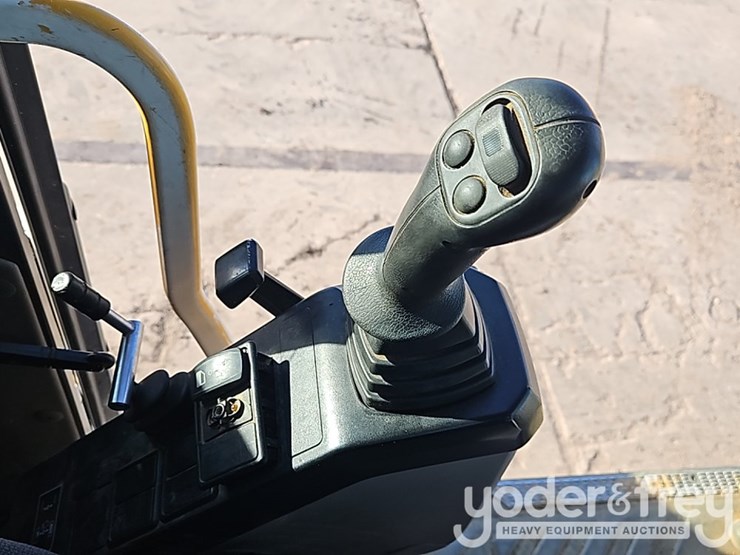 2016-volvo-ew180e-image-35