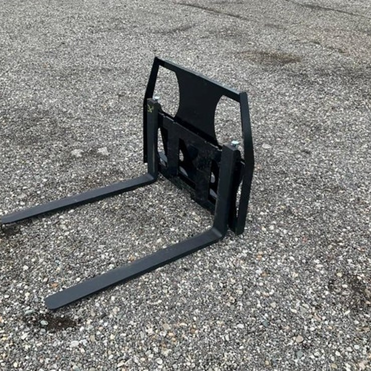 #1352 • Unused KC 36" Mini Universal Fork Frame with 42" Forks