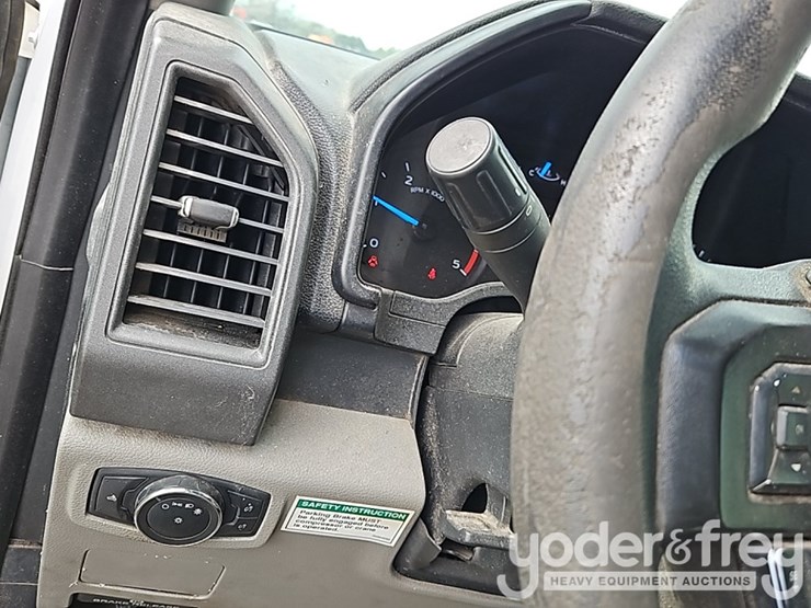 2017-ford-f550-image-26