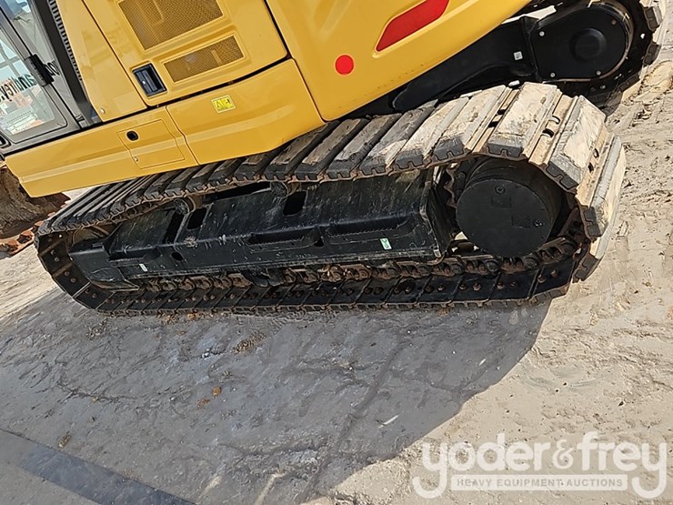 2021-caterpillar-325-image-26