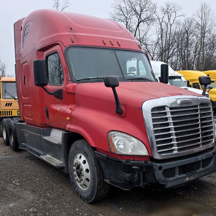 2017 FREIGHTLINER CASCADIA 125