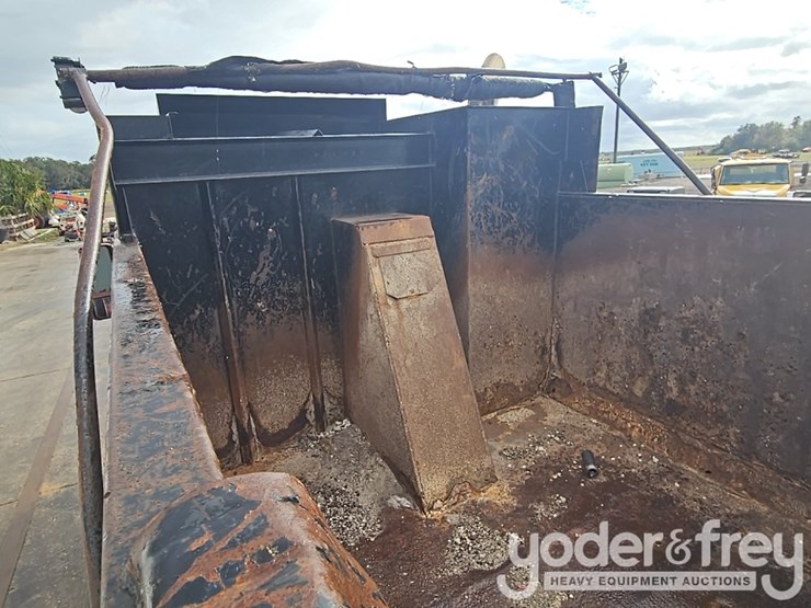 2009-kenworth-w900-image-29