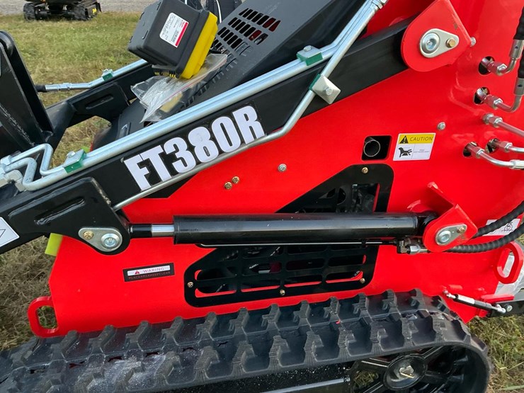#1005-•-unused-future-ft380r-skid-steer-loader-image-5