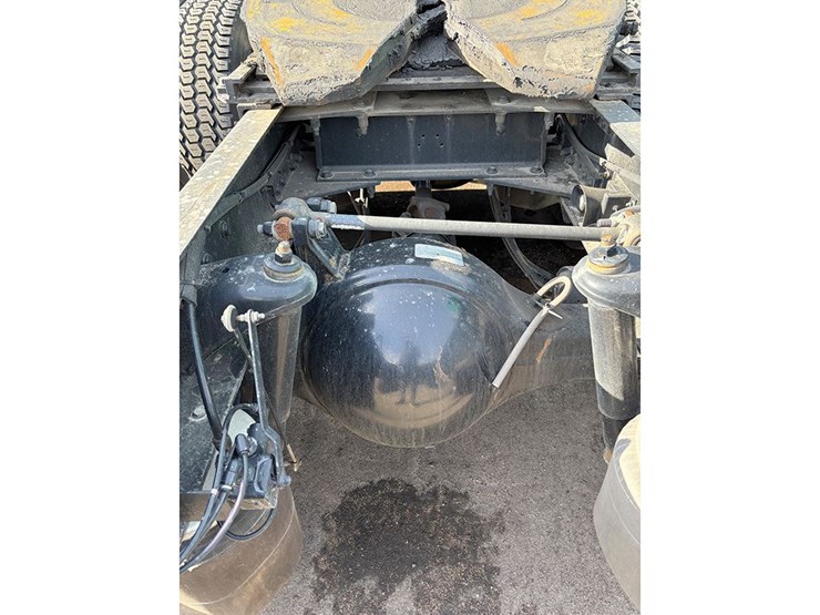 2020-peterbilt-579-image-4