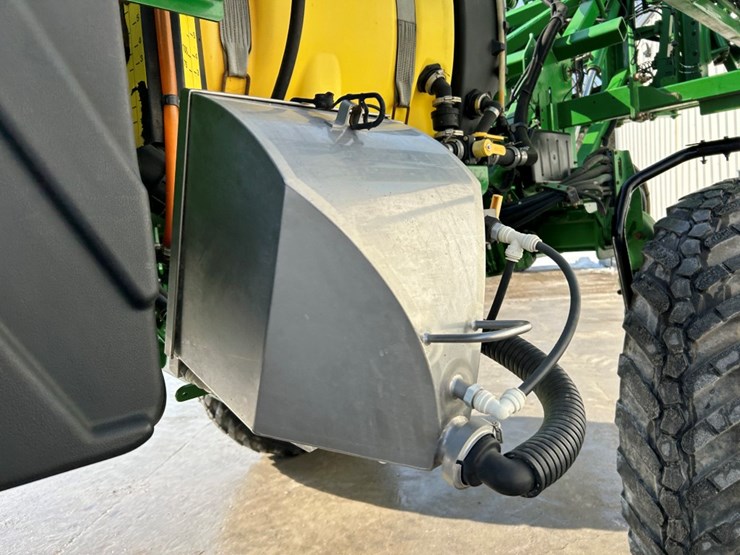 2015-john-deere-r4030-image-86