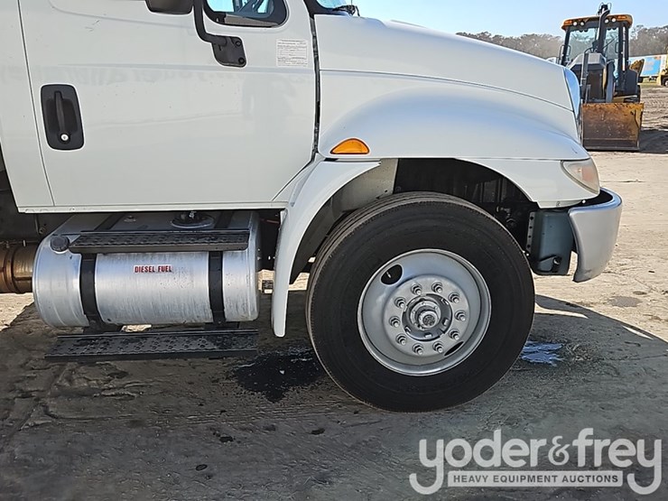 2016-international-durastar-4300-image-10