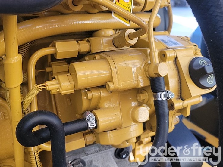 2025-caterpillar-cb4.0-image-17