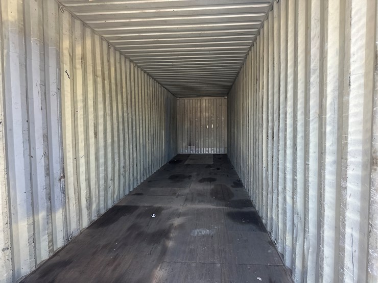 #5002-•-40'-shipping-container-image-8